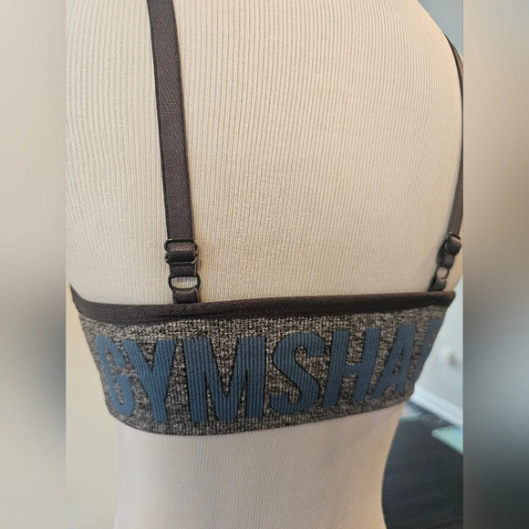 Gymshark Flex Sportsbra Size Small Gray Spellout on Back Adjustable Straps Activ - Picture 3 of 8